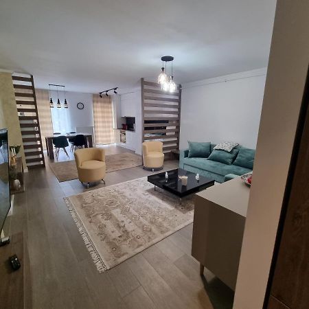 Apartament Superb In Regim Hotelier- Arad Plaza ภายนอก รูปภาพ